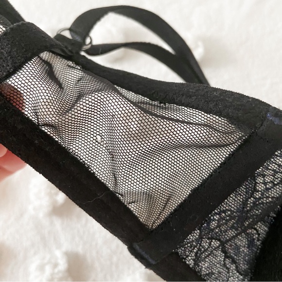 VS Bombshell Bra - Picture 3 of 5